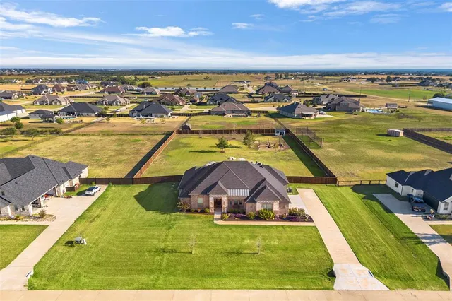$638,000 | 241 Crosswind Drive, Waxahachie, TX 75167