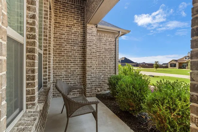 $638,000 | 241 Crosswind Drive, Waxahachie, TX 75167