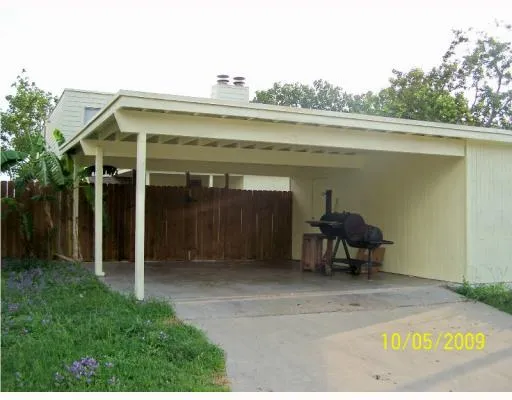 a view of outdoor space yard and porch
