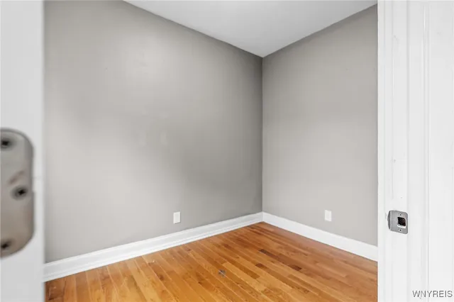 $1,400 | 2342 Seneca Street, Unit RIGHT, Buffalo, NY 14210