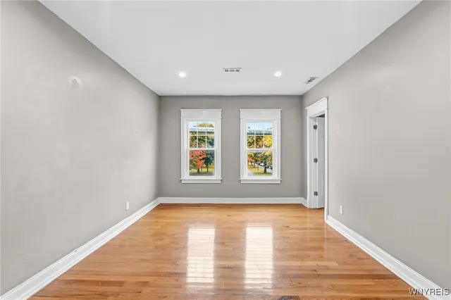 $1,400 | 2342 Seneca Street, Unit RIGHT, Buffalo, NY 14210