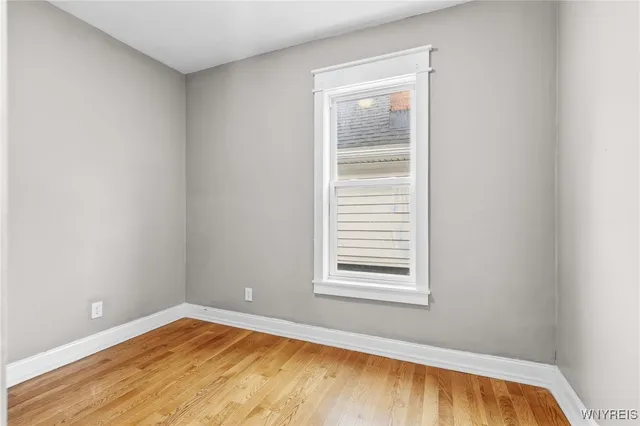 $1,400 | 2342 Seneca Street, Unit RIGHT, Buffalo, NY 14210