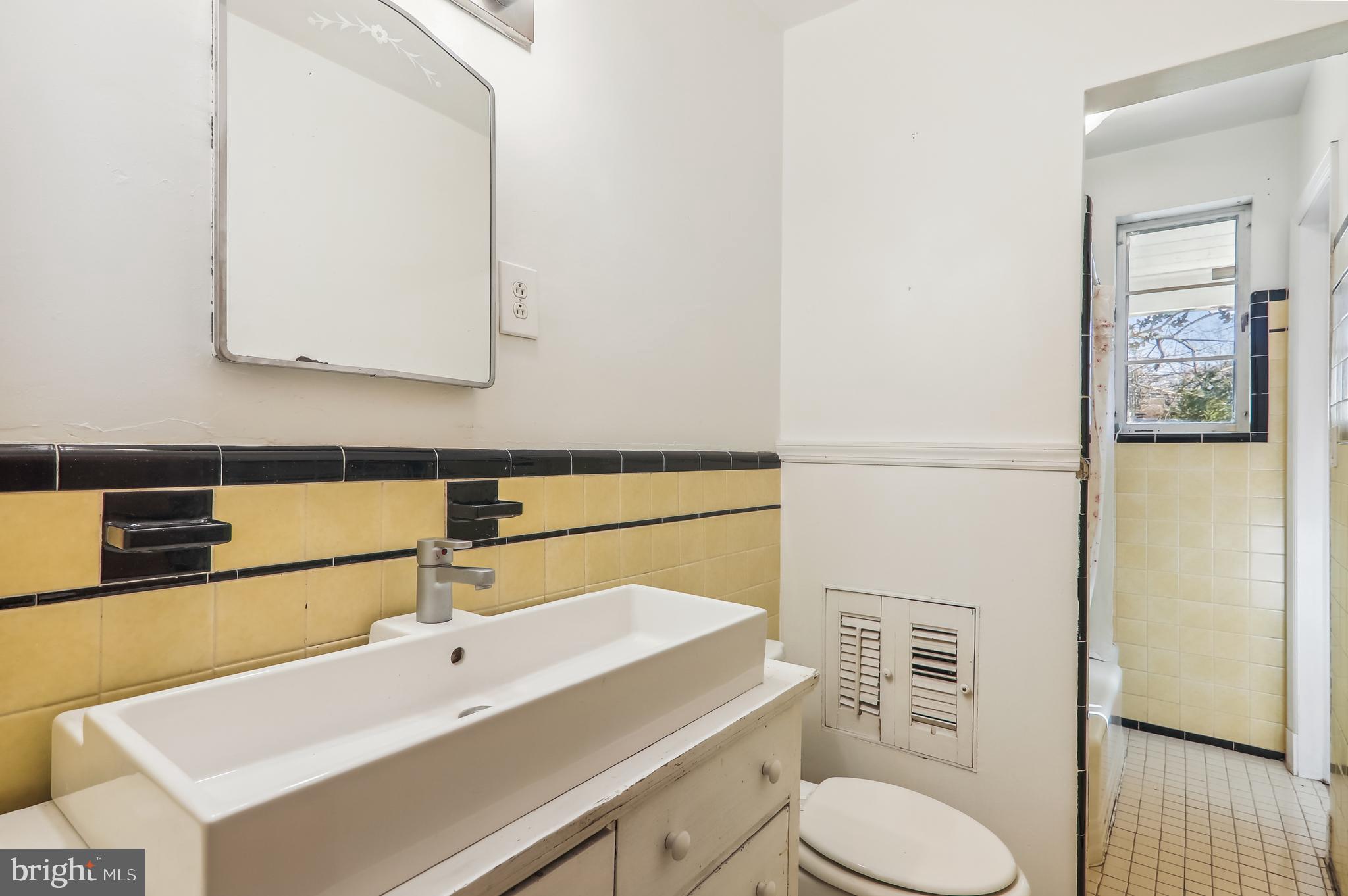 2607 Ross Road Chevy Chase, MD 20815 - Photo 9 of 22