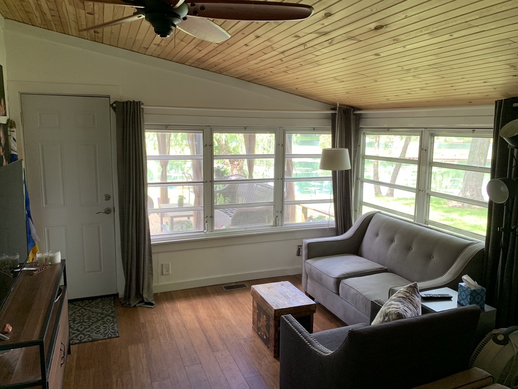 1110 Lakewood Road Elgin, IL 60123 - Photo 18 of 24 a living room with furniture and a window