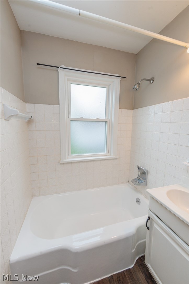 1551 Winchester Road Cleveland, OH 44124 - Photo 17 of 48