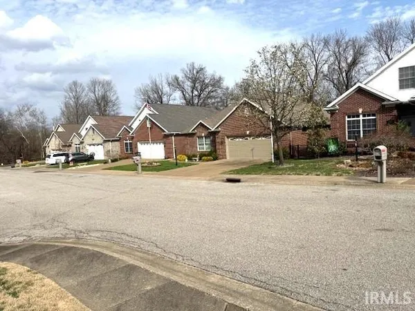 $346,900 | 2901 Betsy Court, Evansville, IN 47720