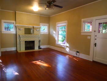 700 North Main Street Elgin, TX 78621 - Photo 12 of 23 Gallery Image 12