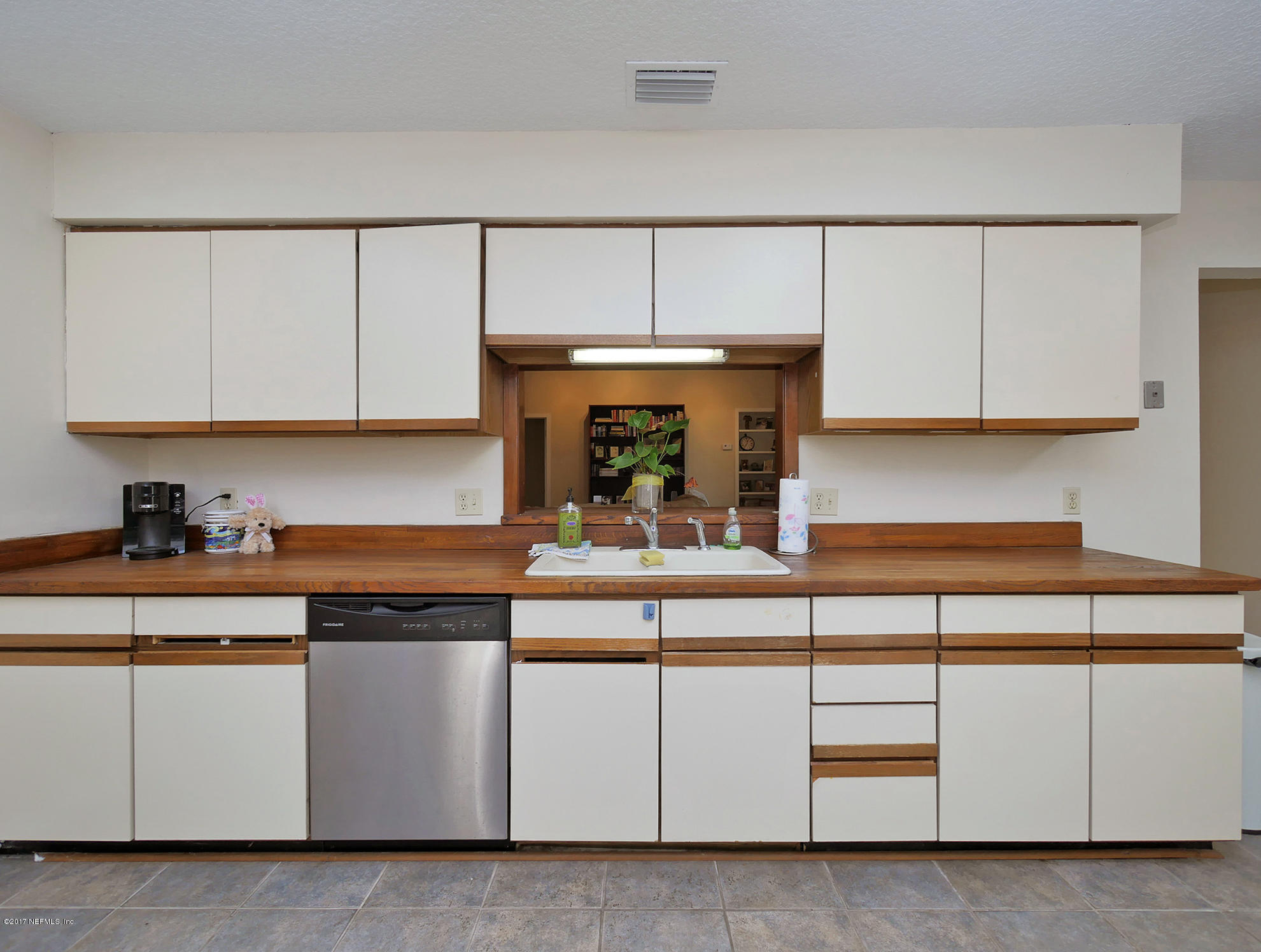 310 20th Street Atlantic Beach, FL 32233 - Photo 12 of 31 Wall can be opened to the Great Room