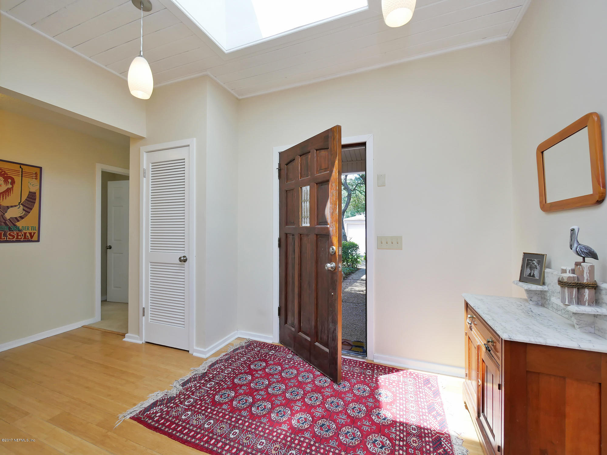310 20th Street Atlantic Beach, FL 32233 - Photo 4 of 31 Foyer