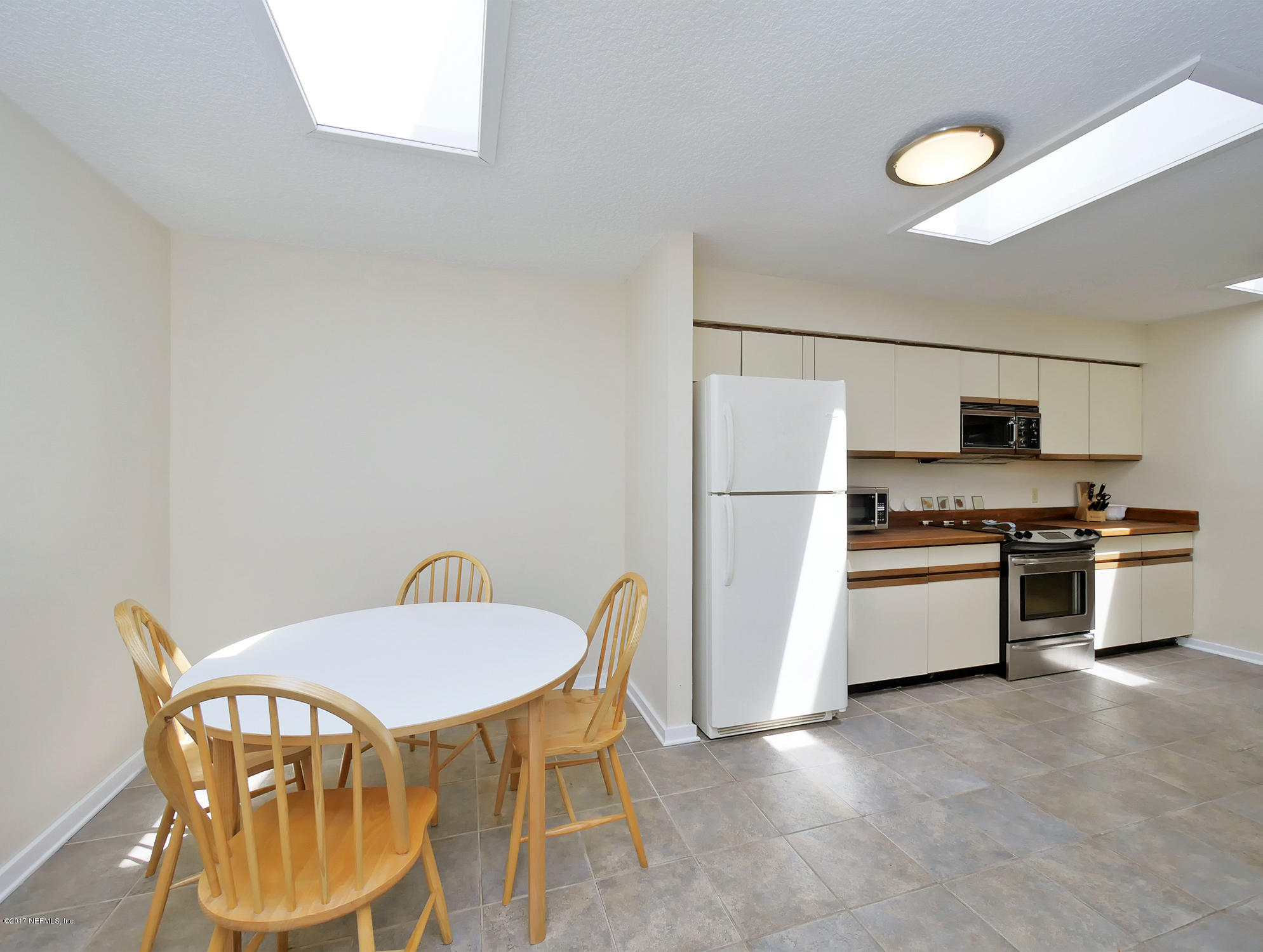 310 20th Street Atlantic Beach, FL 32233 - Photo 9 of 31 Large Eat IN Kitchen