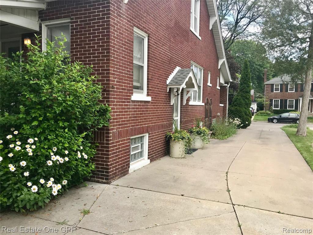 971 Fisher Road Grosse Pointe, MI 48230 - Photo 32 of 36