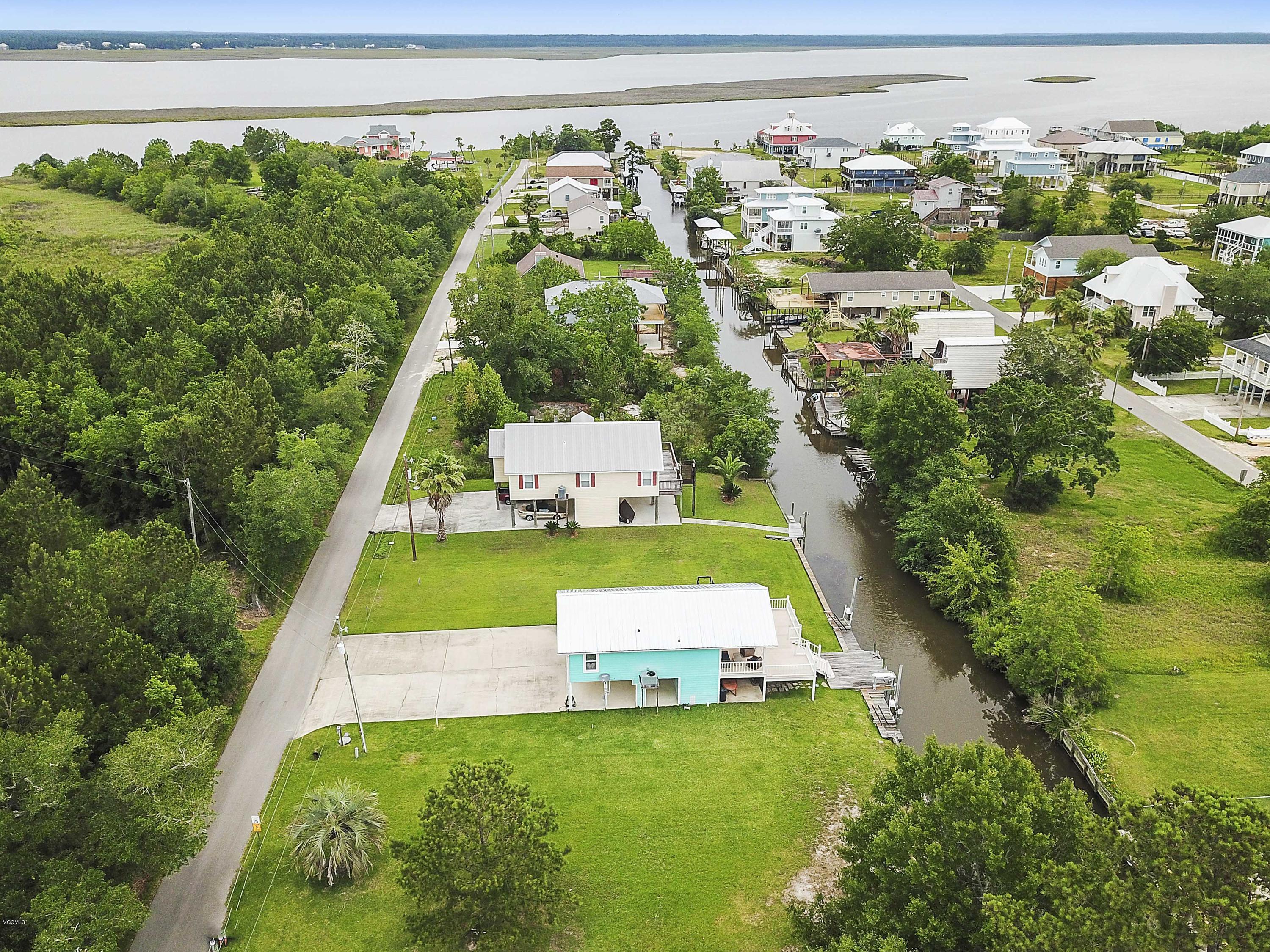 59 Harrison Road Bay St. Louis, MS 39520 - Photo 3 of 33 59 Harrison 31