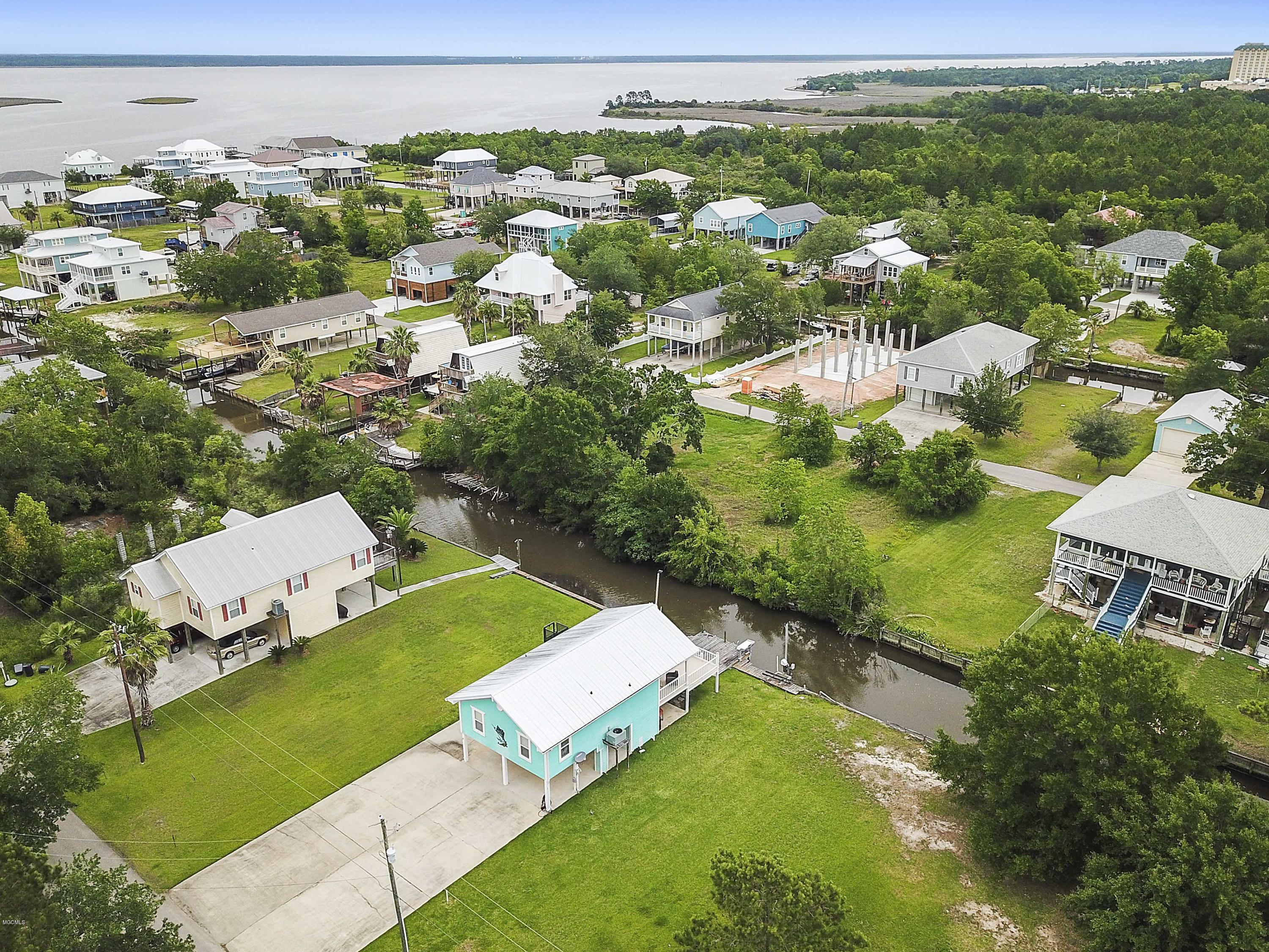 59 Harrison Road Bay St. Louis, MS 39520 - Photo 4 of 33 59 Harrison 33