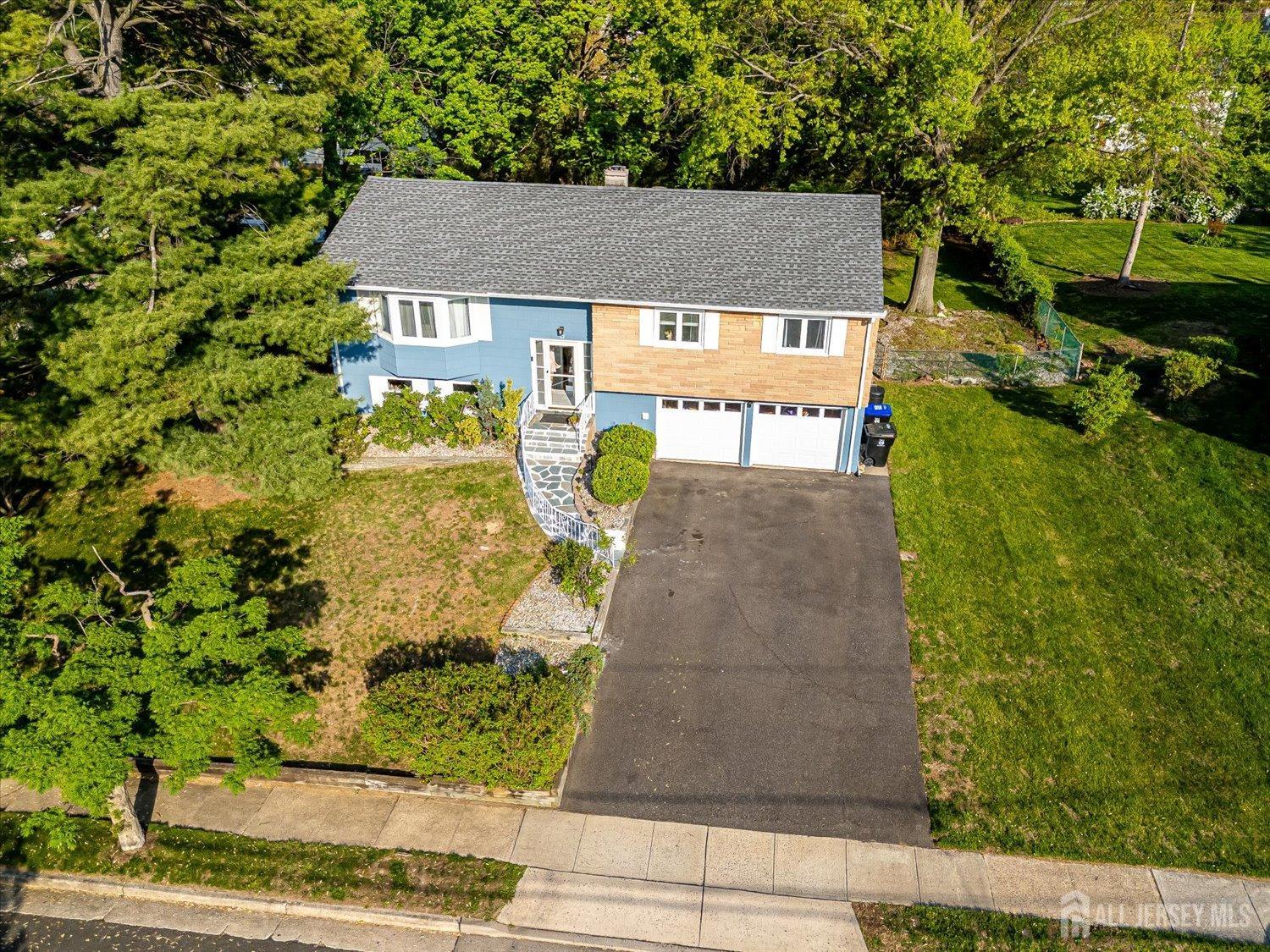 12 Sherry Road East Brunswick, NJ 08816 - Photo 4 of 48 Gallery Image 4