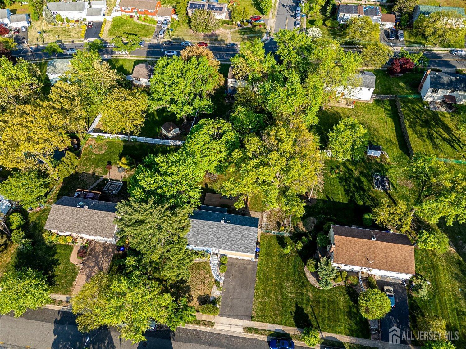 12 Sherry Road East Brunswick, NJ 08816 - Photo 5 of 48 Gallery Image 5