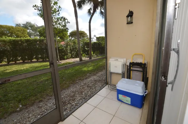 $2,100 | 6649 Somerset Drive, Unit 102, Boca Raton, FL 33433