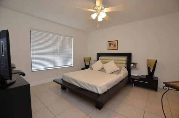$2,100 | 6649 Somerset Drive, Unit 102, Boca Raton, FL 33433