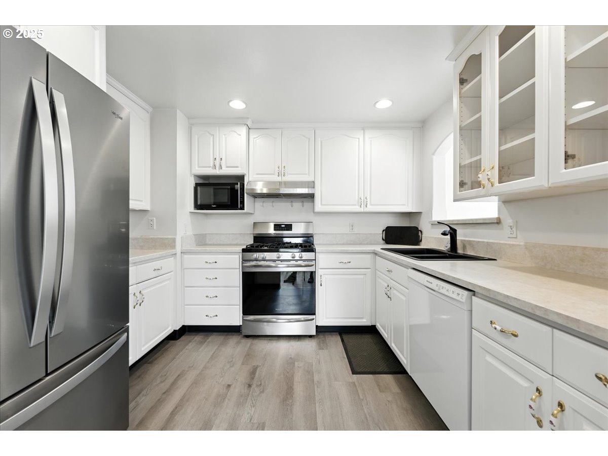 1610 Thompson Road Woodburn, OR 97071 - Photo 11 of 42 Gallery Image 11