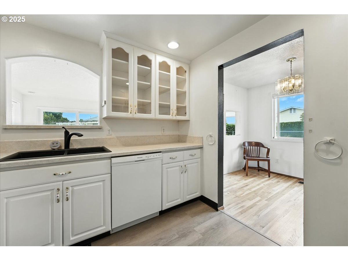 1610 Thompson Road Woodburn, OR 97071 - Photo 14 of 42 Gallery Image 14