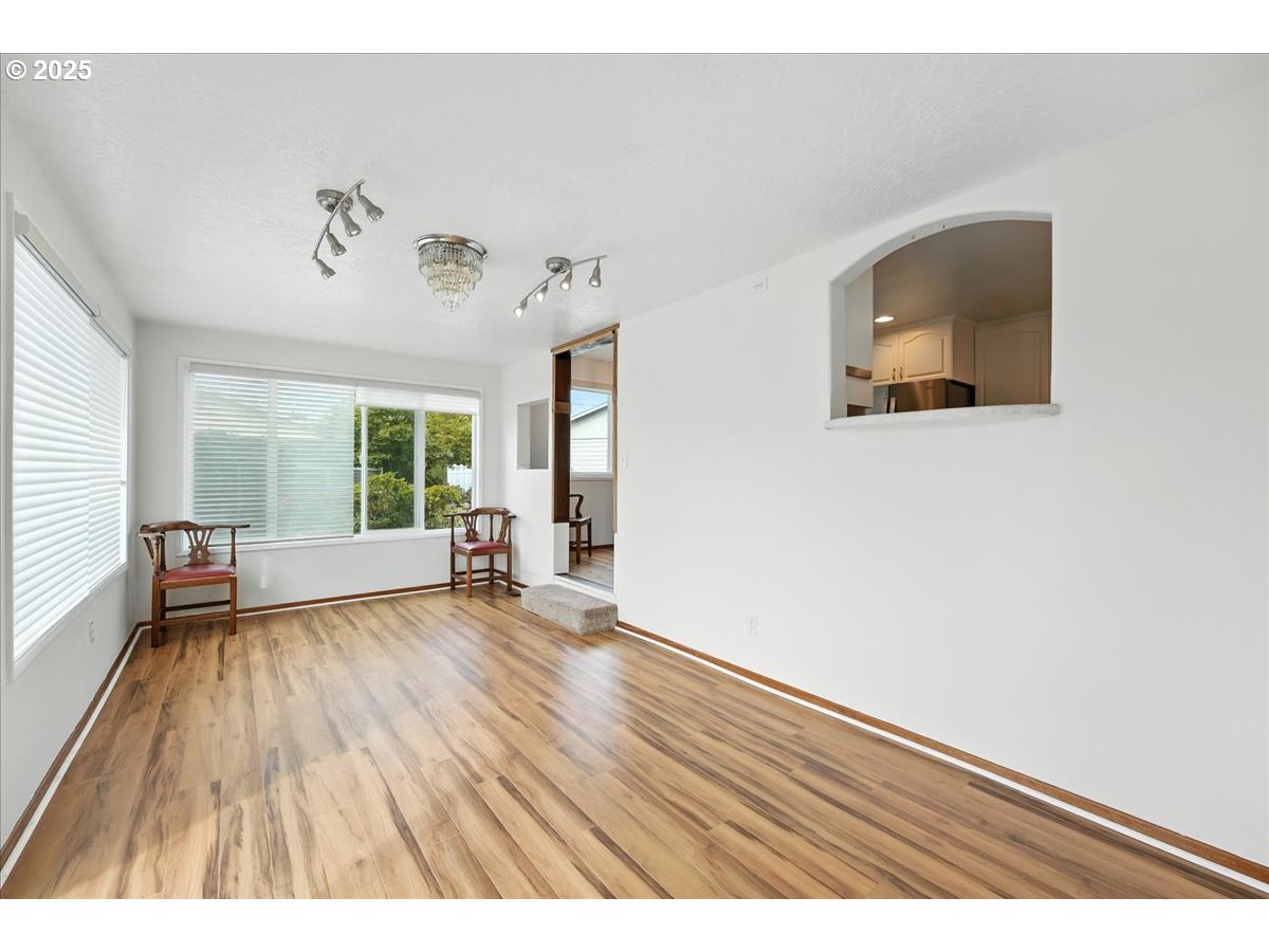 1610 Thompson Road Woodburn, OR 97071 - Photo 16 of 42 Gallery Image 16