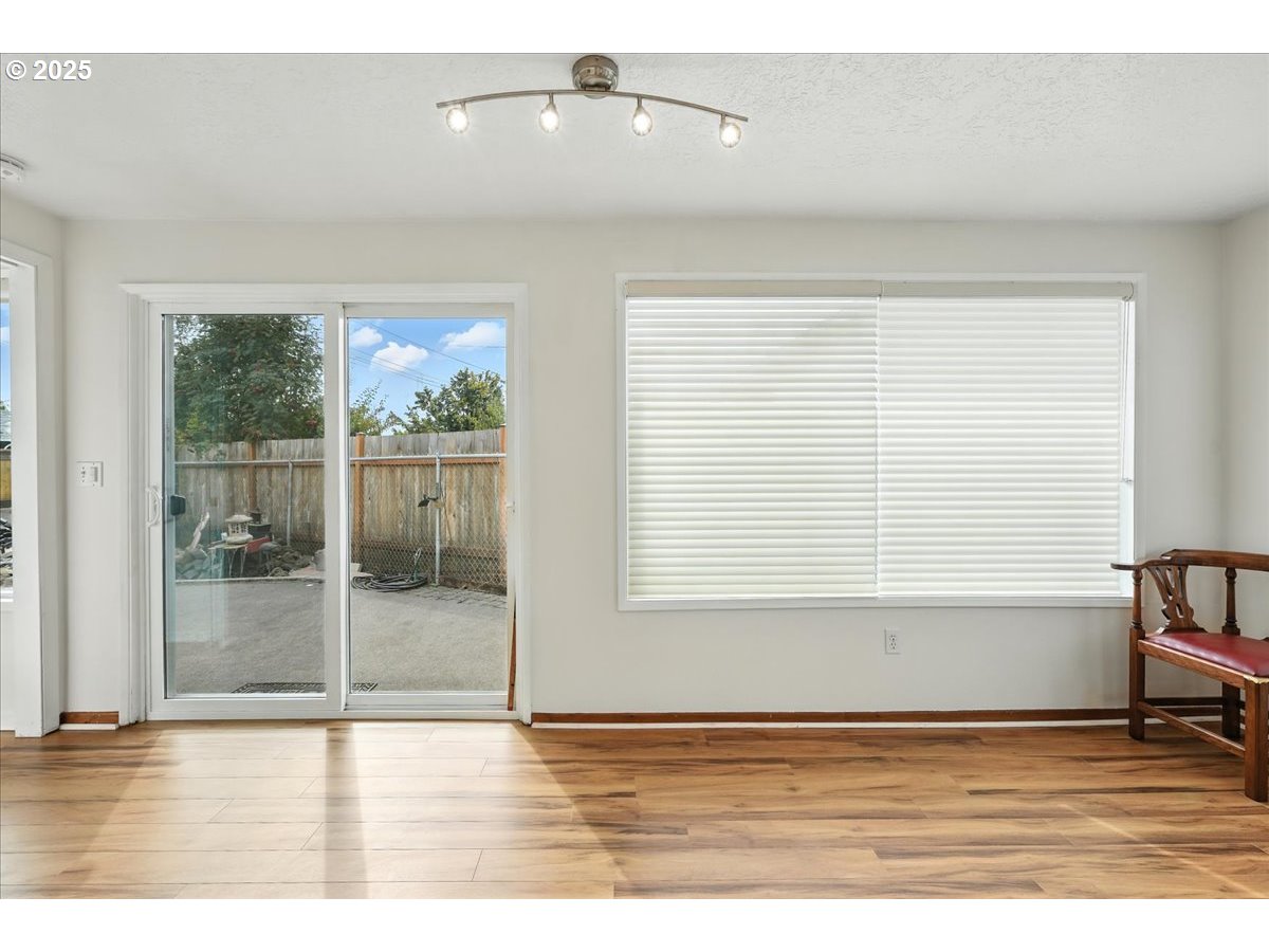 1610 Thompson Road Woodburn, OR 97071 - Photo 18 of 42 Gallery Image 18