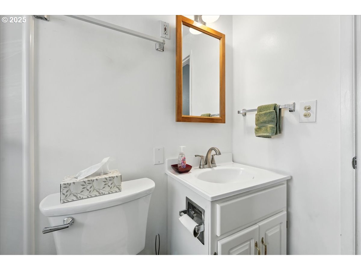 1610 Thompson Road Woodburn, OR 97071 - Photo 30 of 42 Gallery Image 30