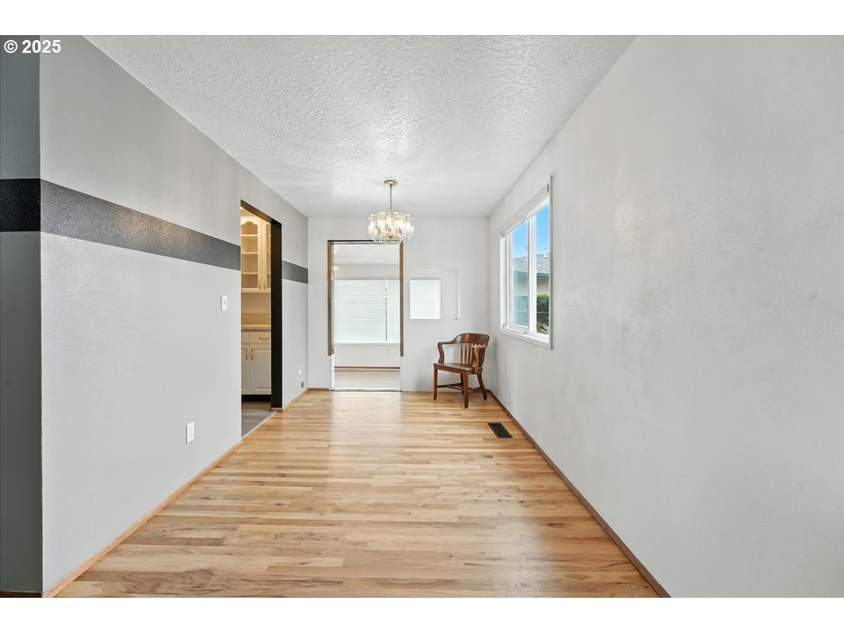 1610 Thompson Road Woodburn, OR 97071 - Photo 8 of 42 Gallery Image 8