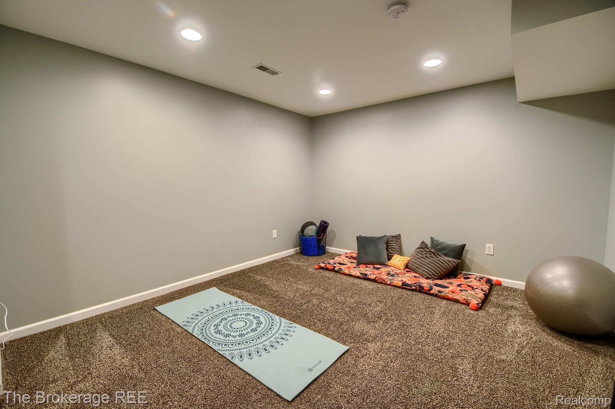 6321 East River Road Flushing, MI 48433 - Photo 39 of 49 DSC_7000-HDR(5).jpg