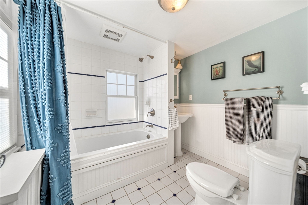 711 Webster Street Needham, MA 02492 - Photo 28 of 38