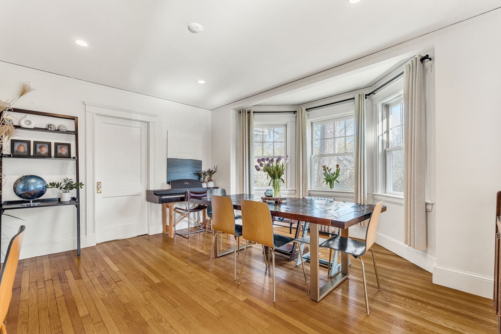 711 Webster Street Needham, MA 02492 - Photo 3 of 38