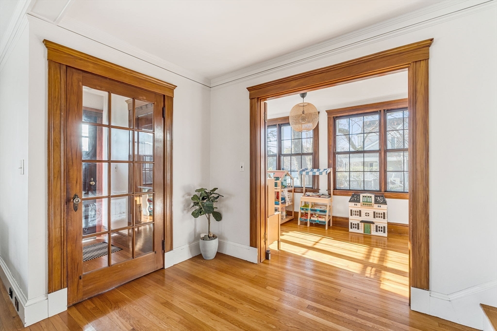 711 Webster Street Needham, MA 02492 - Photo 6 of 38