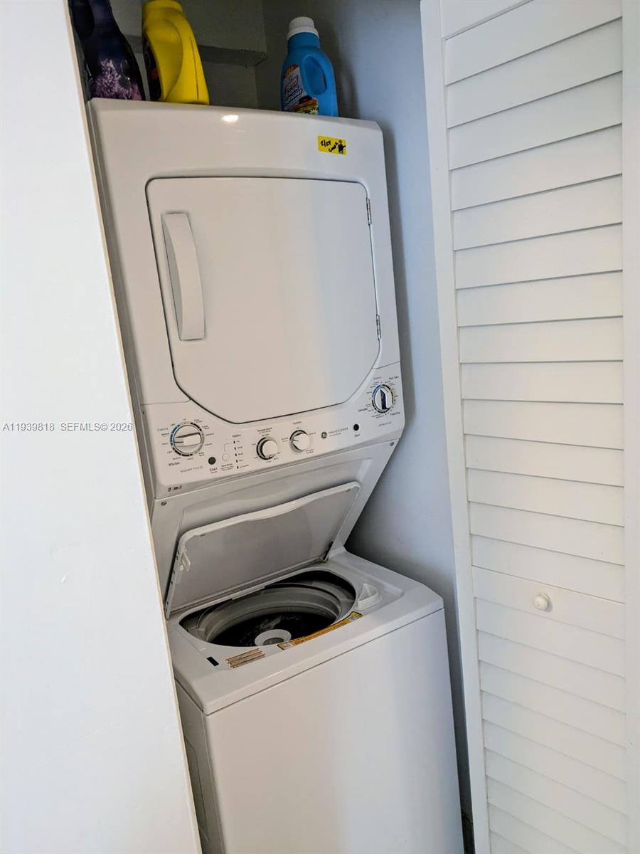 2116 Monroe Terrace Hollywood, FL 33020 - Photo 20 of 40 a utility room with dryer and washer