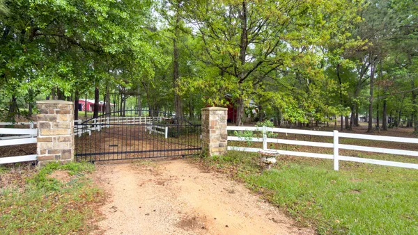 $2,700 | 15058 Lake Paula Drive, Willis, TX 77318