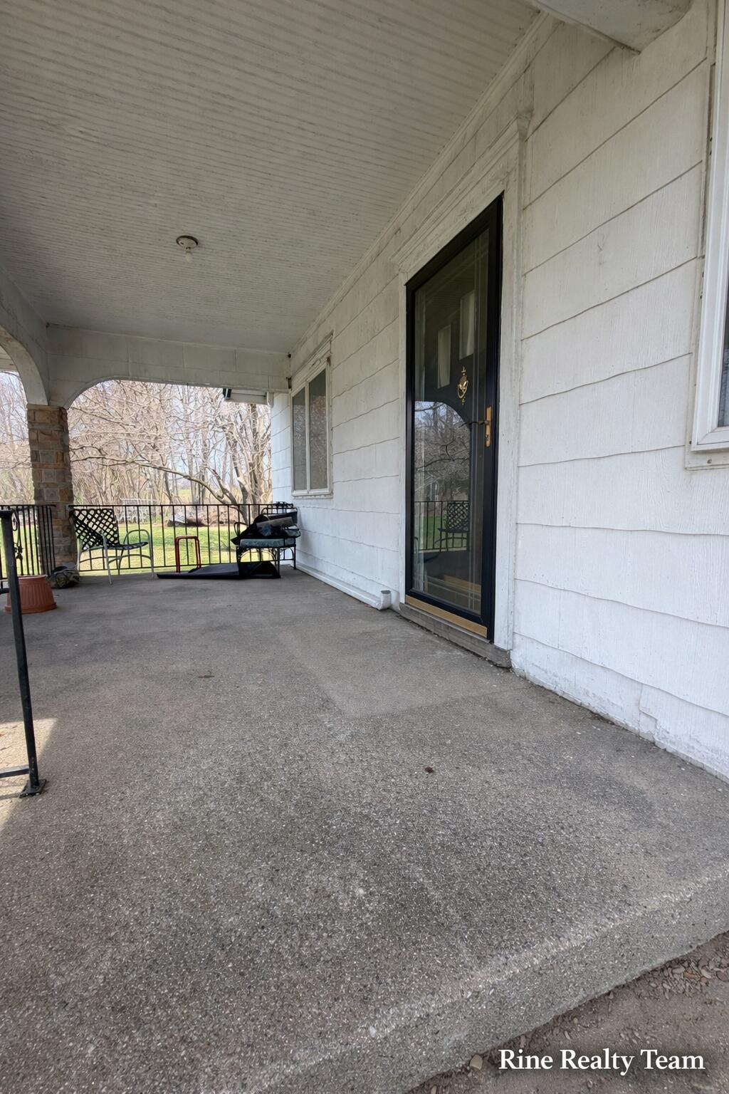 1091 North Benton Center Road Benton Harbor, MI 49022 - Photo 11 of 31 ECCB1DCA-A144-43C5-9EC2-D401622492FB