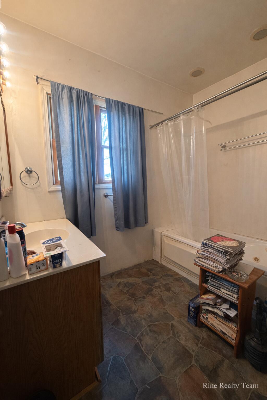 1091 North Benton Center Road Benton Harbor, MI 49022 - Photo 20 of 31 61ED2263-CE79-4728-99C6-08D561D67985