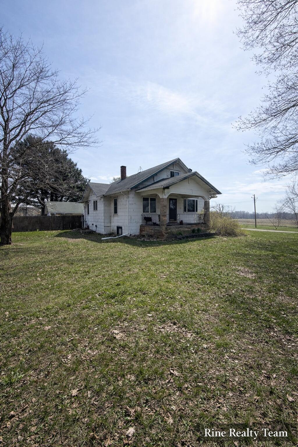 1091 North Benton Center Road Benton Harbor, MI 49022 - Photo 3 of 31 3F514BBD-983E-491C-90D1-180DC7685B38