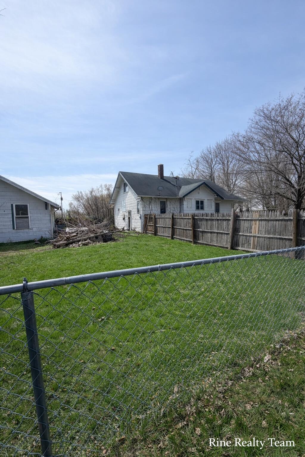 1091 North Benton Center Road Benton Harbor, MI 49022 - Photo 8 of 31 7CDEE82A-01F1-401E-BC72-8B36371DA7FA