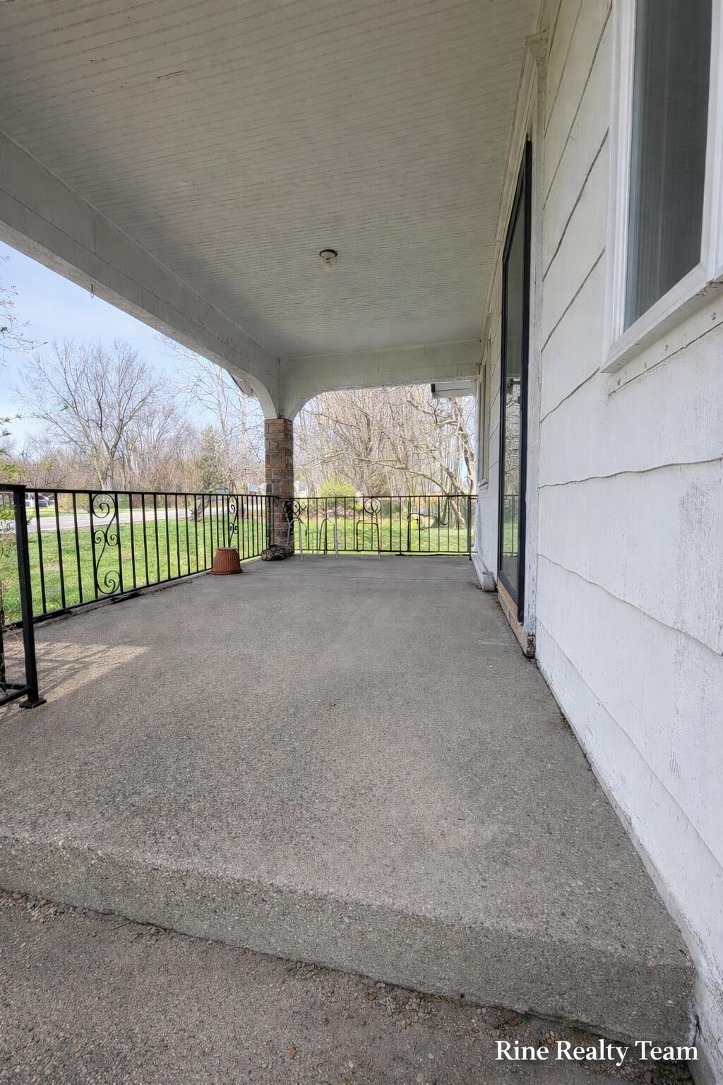 1091 North Benton Center Road Benton Harbor, MI 49022 - Photo 10 of 31 4037F598-C4F5-4716-A828-3B0C6E3B9BCC