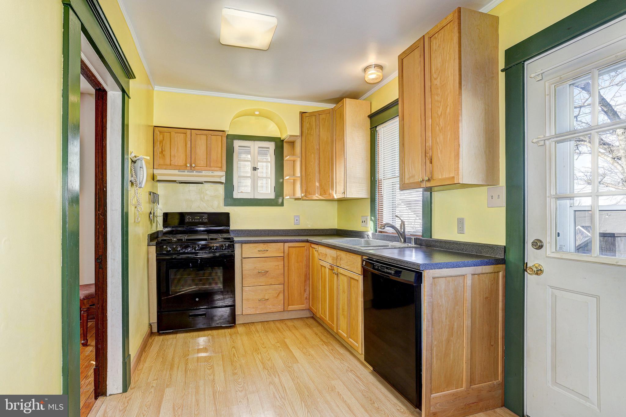 7416 Old Harford Road Baltimore, MD 21234 - Photo 14 of 35 Fully equipped kitchen w/gas cooking