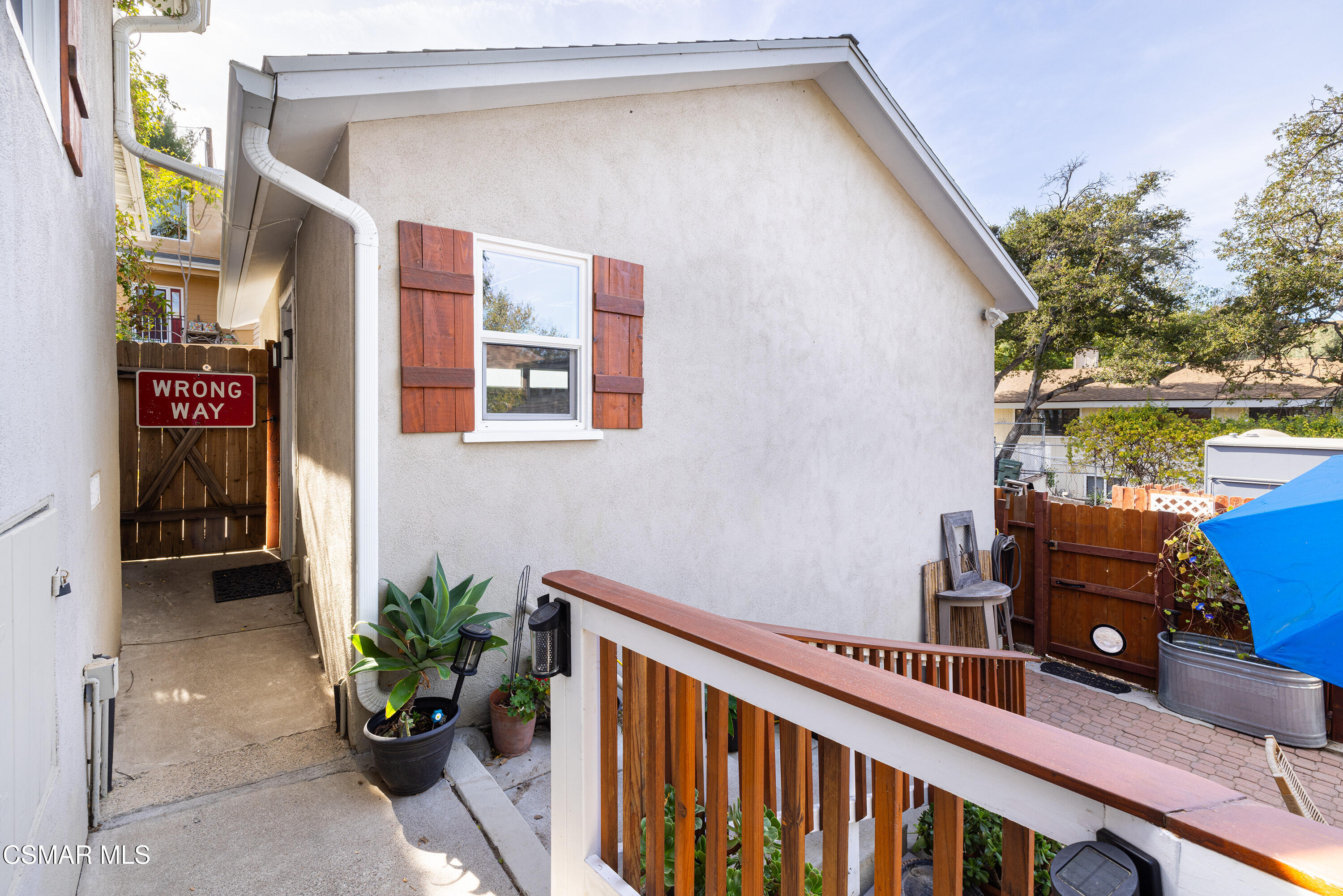 6311 Alta Vista Road Simi Valley, CA 93063 - Photo 41 of 42 a balcony view with an outdoor seating