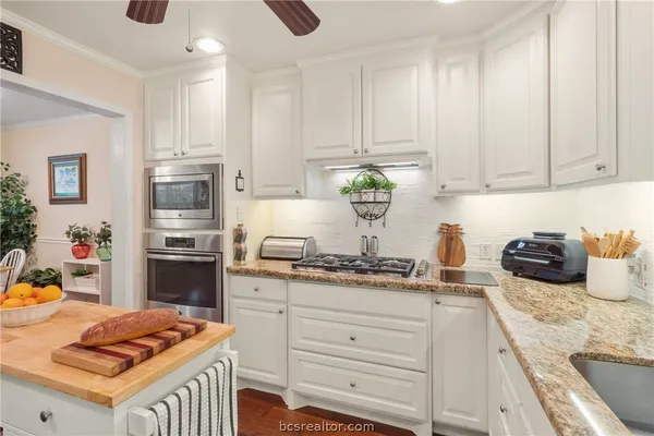 $427,500 | 717 Inwood Drive, Bryan, TX 77802