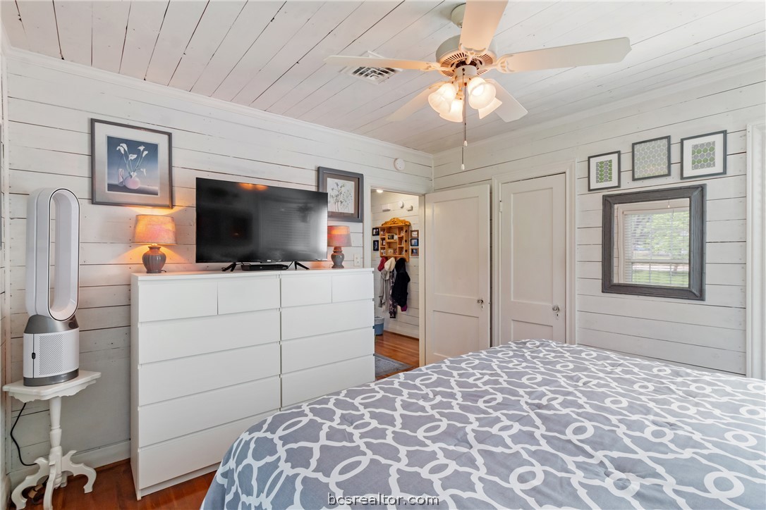 717 Inwood Drive Bryan, TX 77802 - Photo 34 of 48