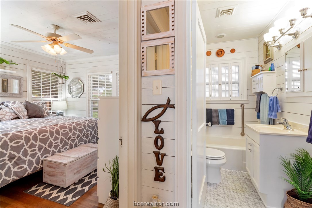 717 Inwood Drive Bryan, TX 77802 - Photo 35 of 48