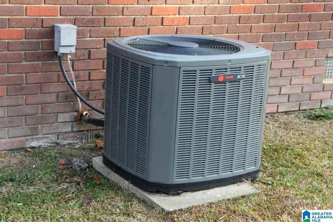 1210 Rhodes Street Anniston, AL 36206 - Photo 3 of 15