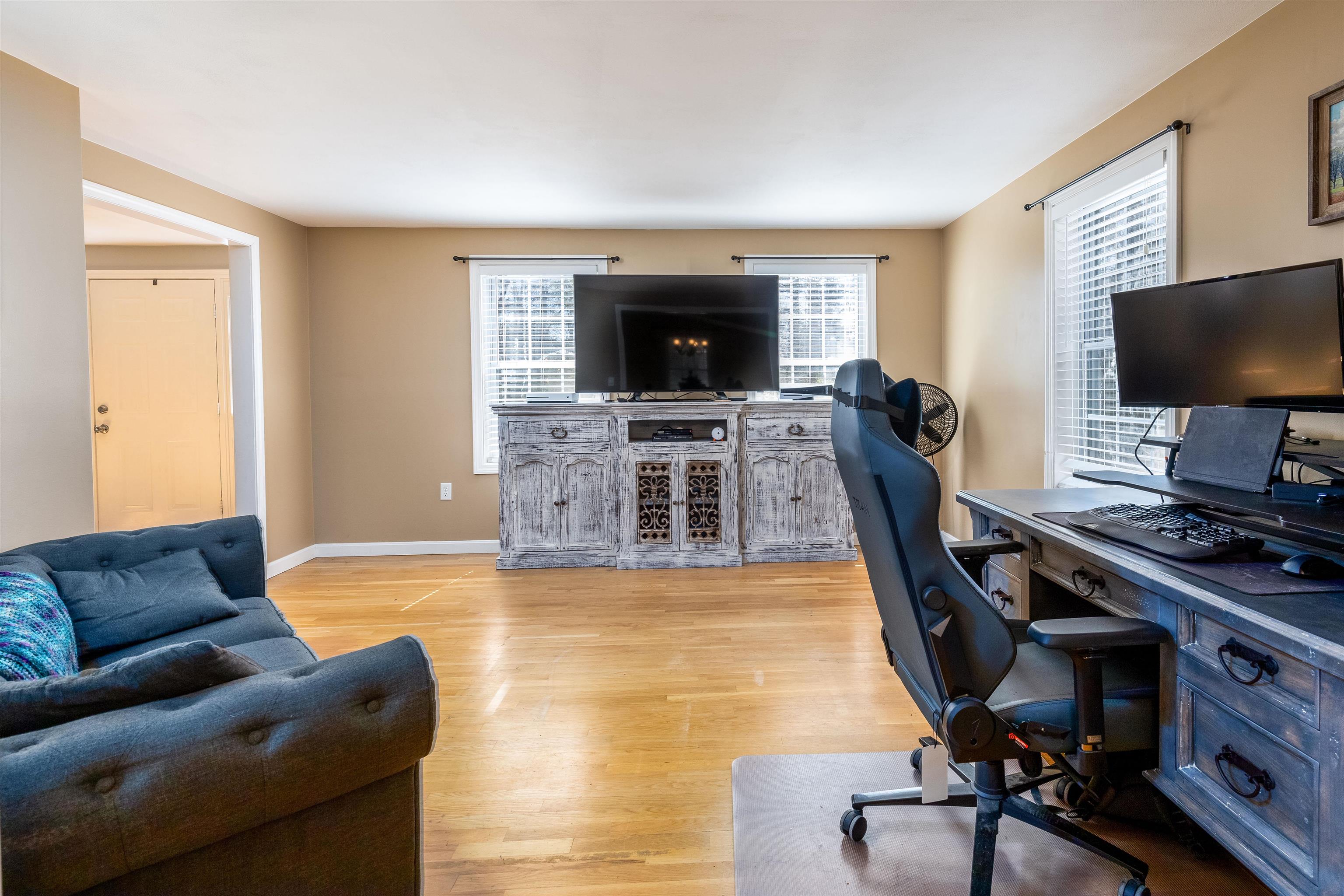 83 Simpson Mill Road Pelham, NH 03076 - Photo 12 of 32