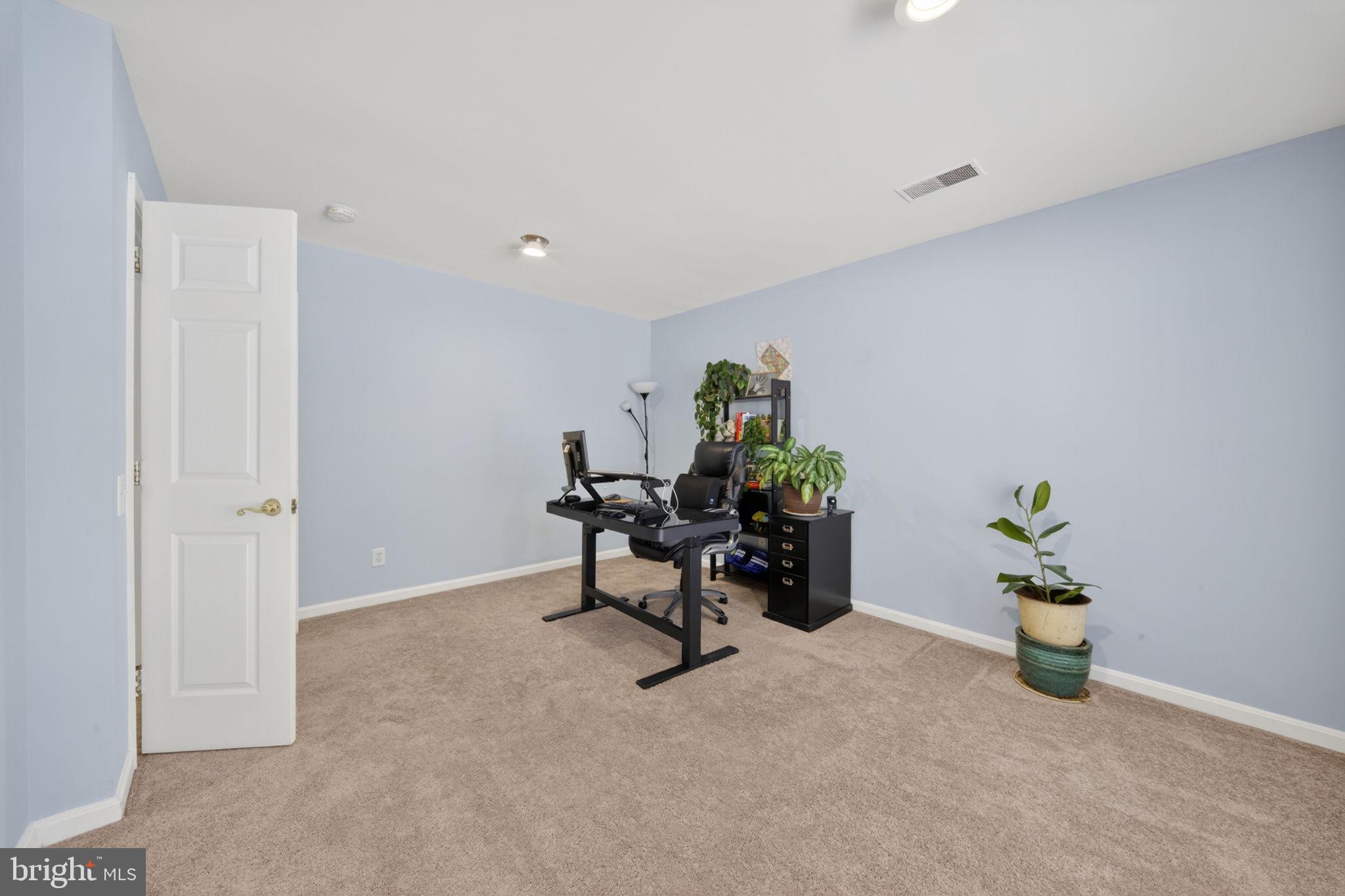6006 Lincolnia Road Alexandria, VA 22312 - Photo 39 of 42 Versatile space for work or creativity.