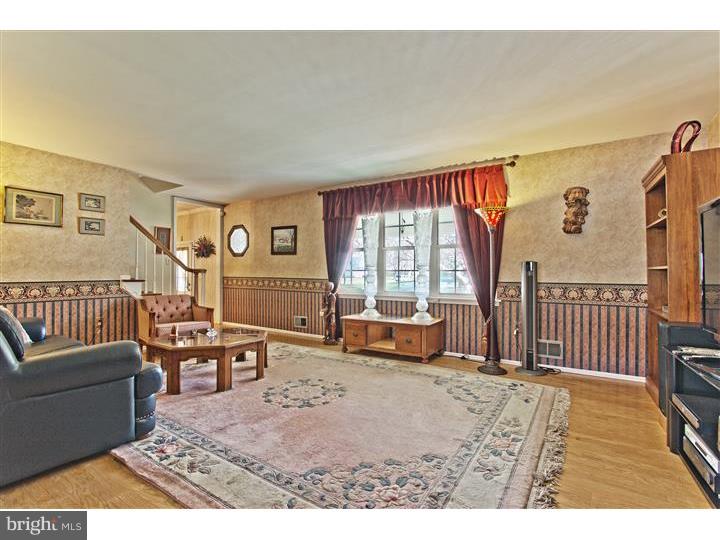 1 Cook Road Hamilton, NJ 08690 - Photo 5 of 23 Living Room