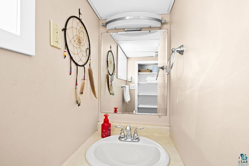 233 West Kent Road Duluth, MN 55812 - Photo 25 of 39