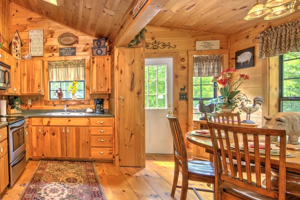216 Smithfield Road Tellico Plains, TN 37385 - Photo 11 of 34 Gallery Image 11