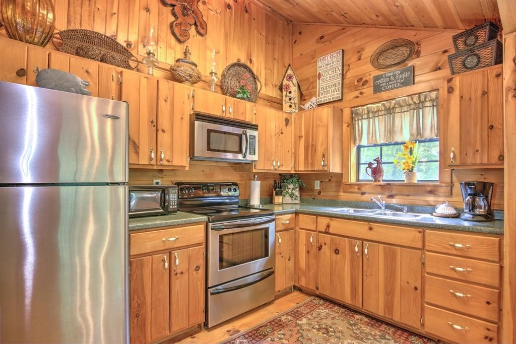 216 Smithfield Road Tellico Plains, TN 37385 - Photo 14 of 34 Gallery Image 14